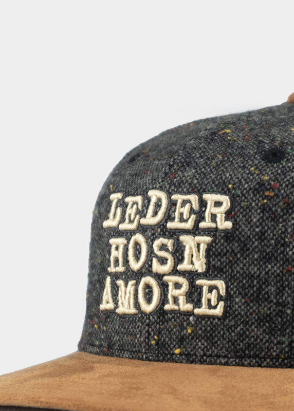 Cap "d´Hundskrippln: Lederhosnamore" - grey (Snapback)